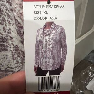 Calvin Klein women pullover, size XL, NWT